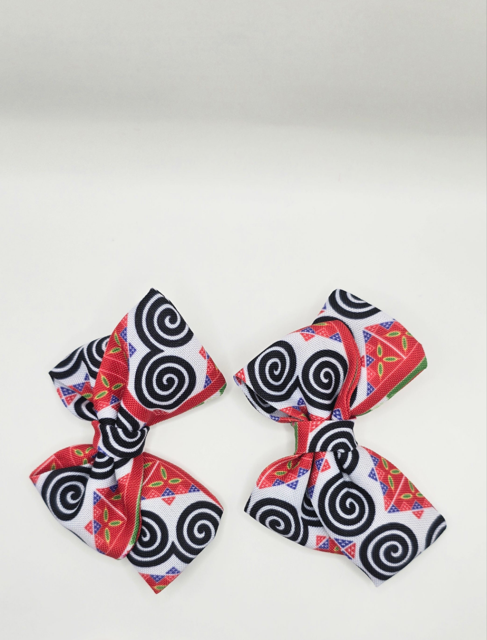 White Snail Bow