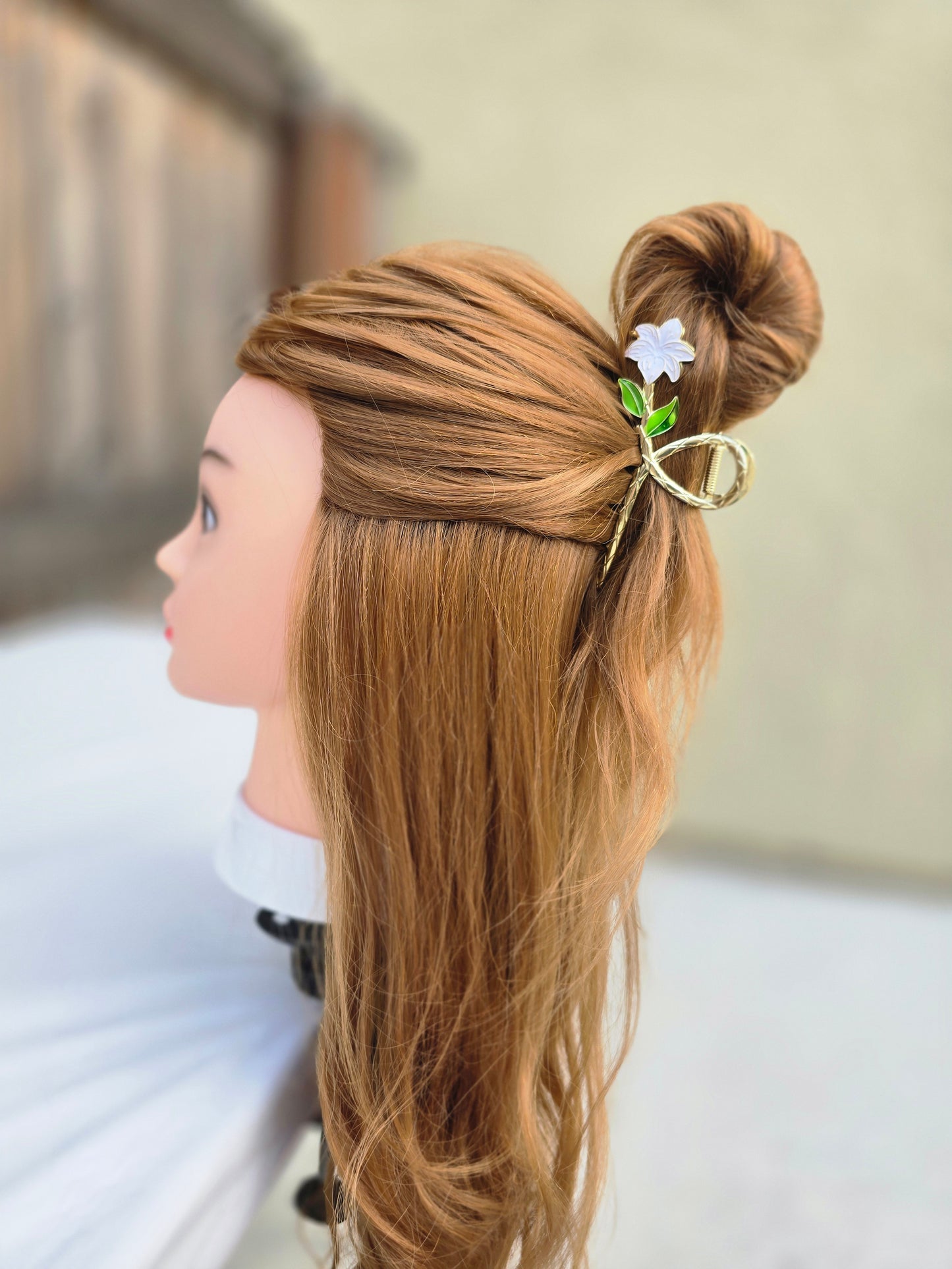 White Lily Claw Clip