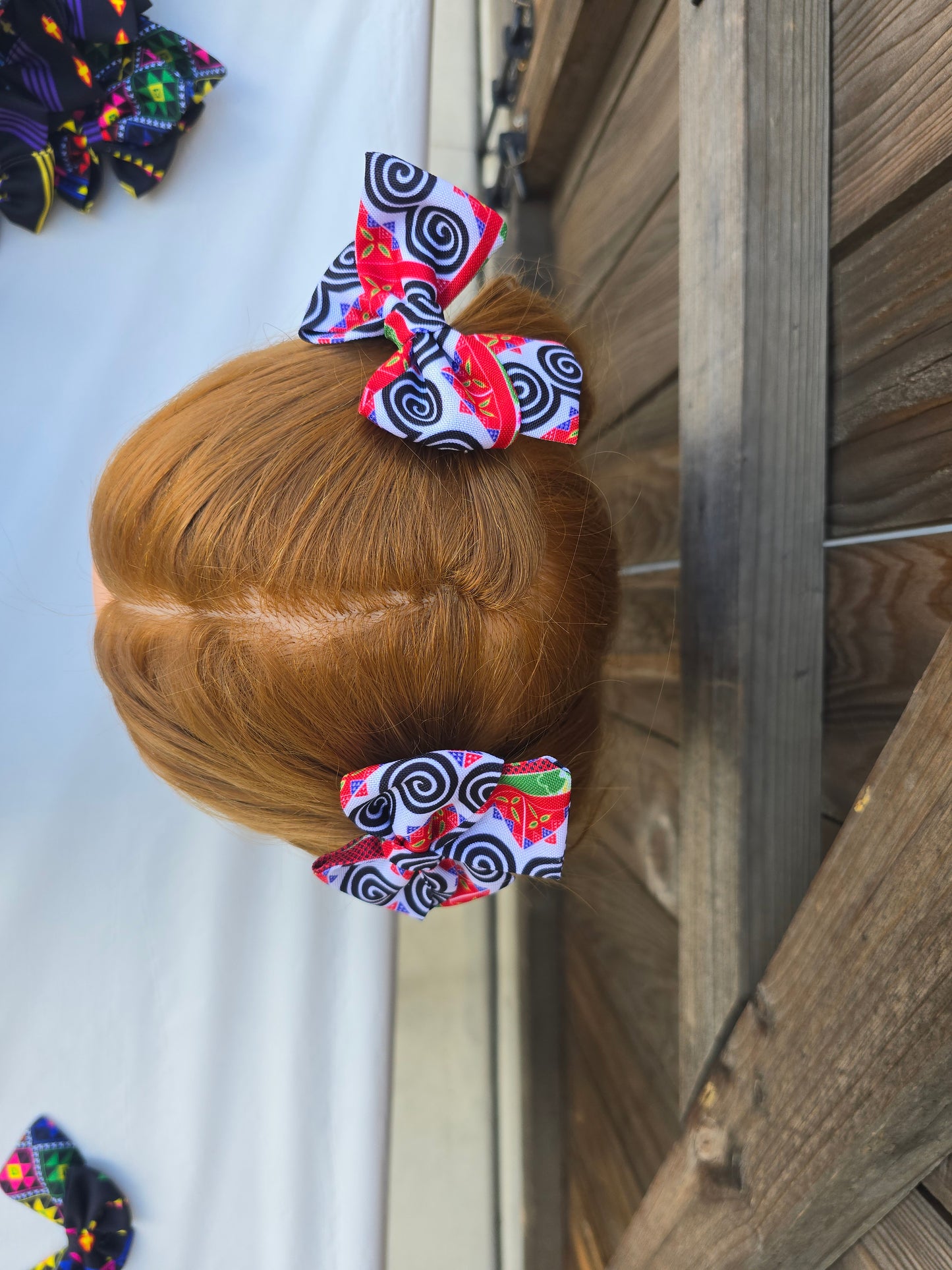 White Snail Bow